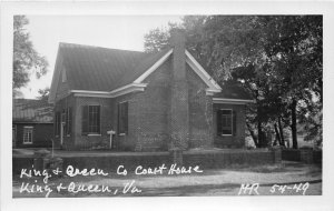 H75/ King & Queen Virginia RPPC Postcard c1950s County Court House 217