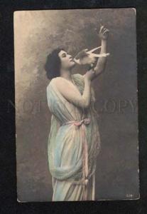 3026466 Lady & PIGEON. Kiss. Vintage Tinted Photo PC