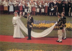 Swedish royalty wedding Stockholm 1976 Carl XVI Gustaf & queen Silvia of Sweden 