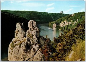 CONTINENTAL SIZE POSTCARD SIGHTS SCENES & CULTURE OF KELHEIM GERMANY #1x17