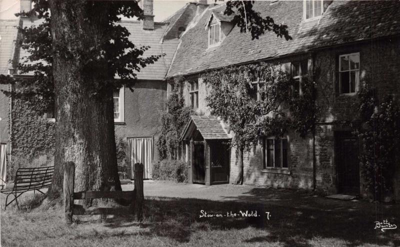 STOW ON THE WOLD GLOS UK VILLAGE STOCKS~BUTT BURTON REAL PHOTO POSTCARD 1939