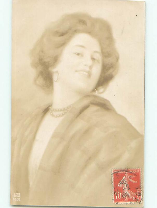 rppc 1905 WOMAN LOOKING OVER HER SHOULDER AC8577