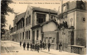 CPA Colombes Les Ecoles et l'entree de la Mairie (1314521)