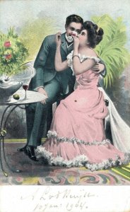 Romantic Couple Vintage Postcard 06.67