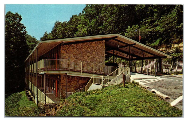 SLADE, Kentucky ~ Hemlock Lodge Natural Bridge State Resort Park Postcard