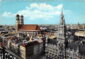 BR27567 Munchen rathaus und frauenkirche germany