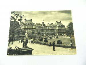 Vintage Postcard Paris Et Ses Merveilles Jardin du Luxembourg et Palais du Senat