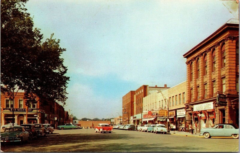 Postcard of Broadway in Owatonna, Minnesota~138725