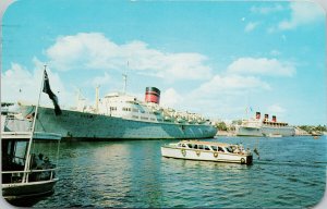 Hamilton Bermuda MV 'Ocean Monarch' & QTEV 'Queen of Bermuda' Ship Postcard G19