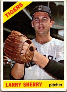 1966 Topps Baseball Card Larry Sherry Detroit Tigers sk2035