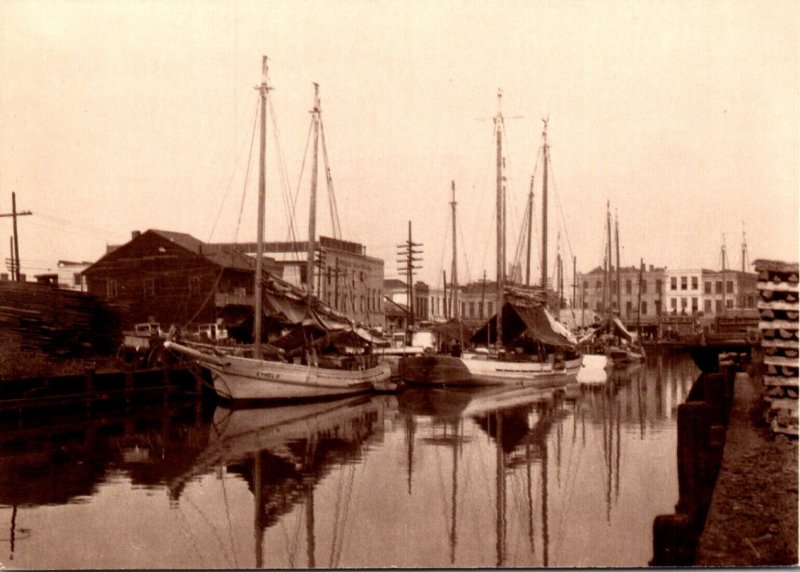 Louisiana New Orleans Luggers Carrying Food Land At Picayune Pier Circa 1895