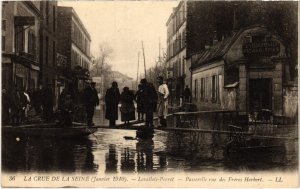 CPA Levallois Perret Passerelle rue des Freres Herbert (1311086)