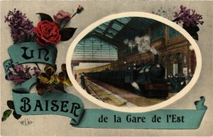 CPA PARIS 10e Gare de l'Est Un Baiser (1248235)