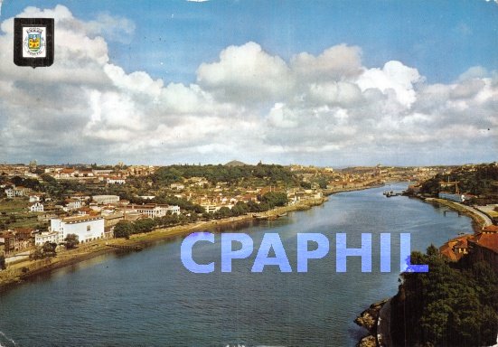 Postcard Modern Um trecho Porto do Rio Douro e vista parcial
