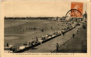 CPA La BAULE-sur-MER - La Plage et ble Remblai vers le (587359)