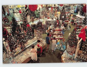 Postcard Bronner's Christmas Wonderland, Frankenmuth, Michigan