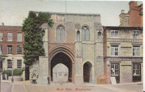 Hampshire Postcard - West Gate, Winchester (Showing Plume of Feathers) Ref 5513A