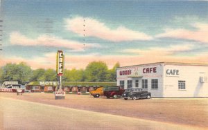 East Evanston Wyoming Wood's Motel & Cafe Color Linen Card Vintage PC U1686