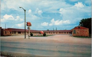 Siesta Motel Nevada Iowa Postcard PC501