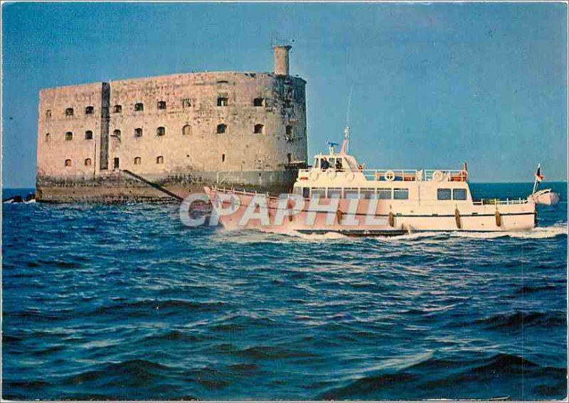 Postcard Modern Regie departementale water passages of Charente Maritime Boat