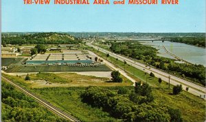 VINTAGE POSTCARD TRI-VIEW INDUSTRIAL AREA OF SIOUX CITY & MISSOURI RIVER IOWA