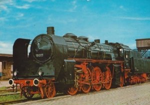 Schnellzug Lokomotive 19 017  German Train Postcard