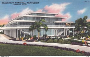 BRADENTON , Florida , 30-40s ; Municipal Auditorium