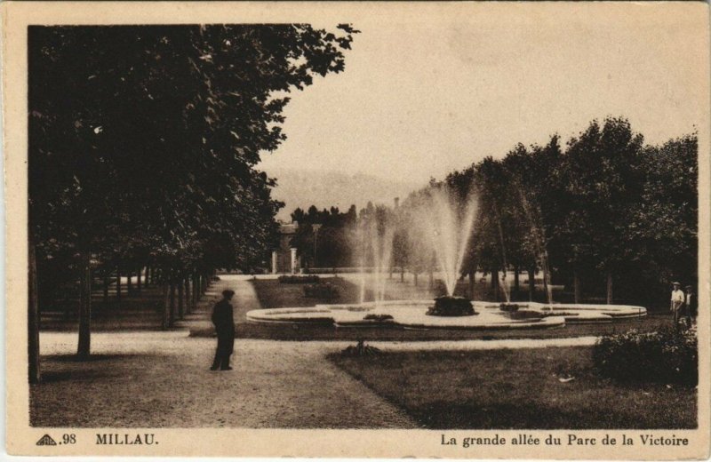 CPA MILLAU - La grande allee du pare de la victoire (148051)