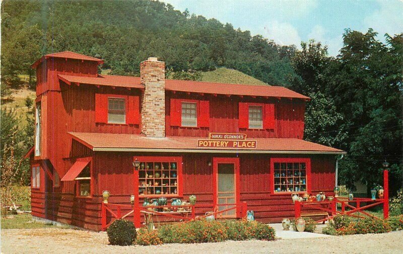 North Carolina Maggie Nikki O'Connor Pottery Place Cline Postcard 22-4329 