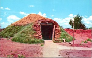 Postcard OK Anadarko - Pawnee Earth House