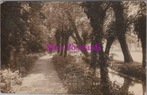 Bedfordshire Postcard? - Milton Lane, Sutton Courtney?  RS38229