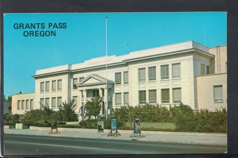 America Postcard - Josephine County Courthouse, Grants Pass, Oregon   RS20421