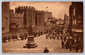 Postcard Windsor Castle Hill Coldstream Guards England