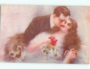 Divided-Back ROMANTIC COUPLE Great Postcard AA7503
