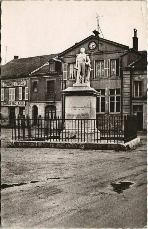 CPA DAMVILLERS - Statue du marechal gerard (119398)