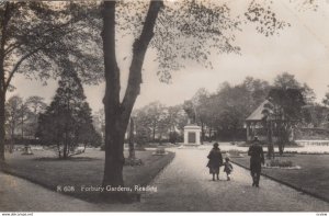 RP: READING , Berkshire , England , 1932 ; Forbury Gardens