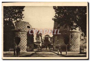 Postcard Ancient Arles Bouches du Rhone Gate Cavalry