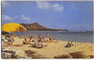 LAZY WAIKIKI DAYS Beach Scene HAWAII Honolulu Diamond Head 1950s Postcard