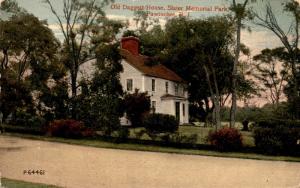 Old Daggett House, Slater Memorial Park, Pawtucket RI Vintage Postcard F20