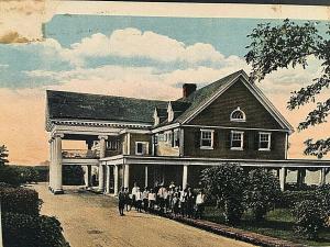 Postcard Wilmington Country Club in Wilmington, DE.     T3