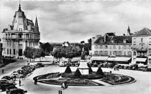 BR11581 chartres place des epars et la poste  real photo  france