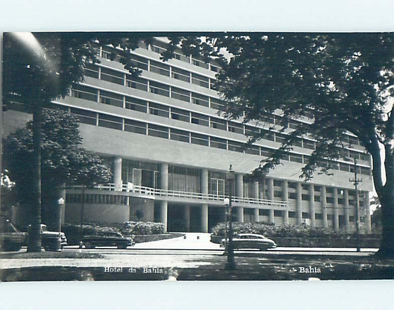 old rppc OLD CARS AT BAHIA HOTEL Salvador Brazil HM1797