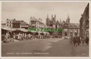 Cambridgeshire Postcard - Peterborough Market and Cathedral  RS37253