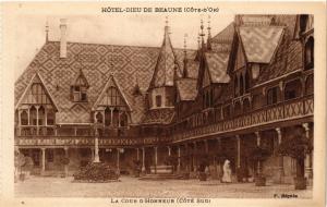 CPA Hotel-Dieu de BEAUNE - La Cour d'Honneur (354082)