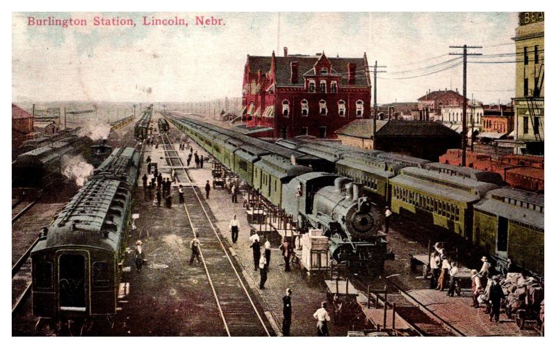 Nebraska Lincoln , Burlington Station , loading Railroad Trains Cars