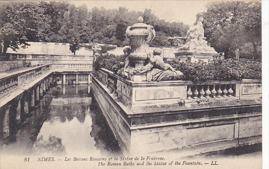 France Nimes Las Bassins Romains et la Statue de la Fontaine
