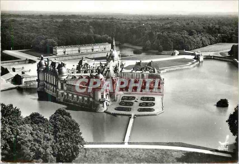 Postcard Modern airplane above 7 Chantilly (Oise) le chateau