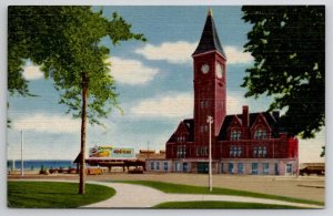 Milwaukee WI Wisconsin Chicago & Northwestern Depot Unp Linen Postcard N23