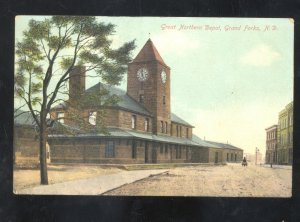 GRAND FORKS NORTH DAKOTA GREAT NORTHERN RAILROAD DEPOT VINTAGE POSTCARD