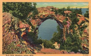 Vintage Postcard 1920's Arch Rock Stone Mackinac Island State Park Michigan MI